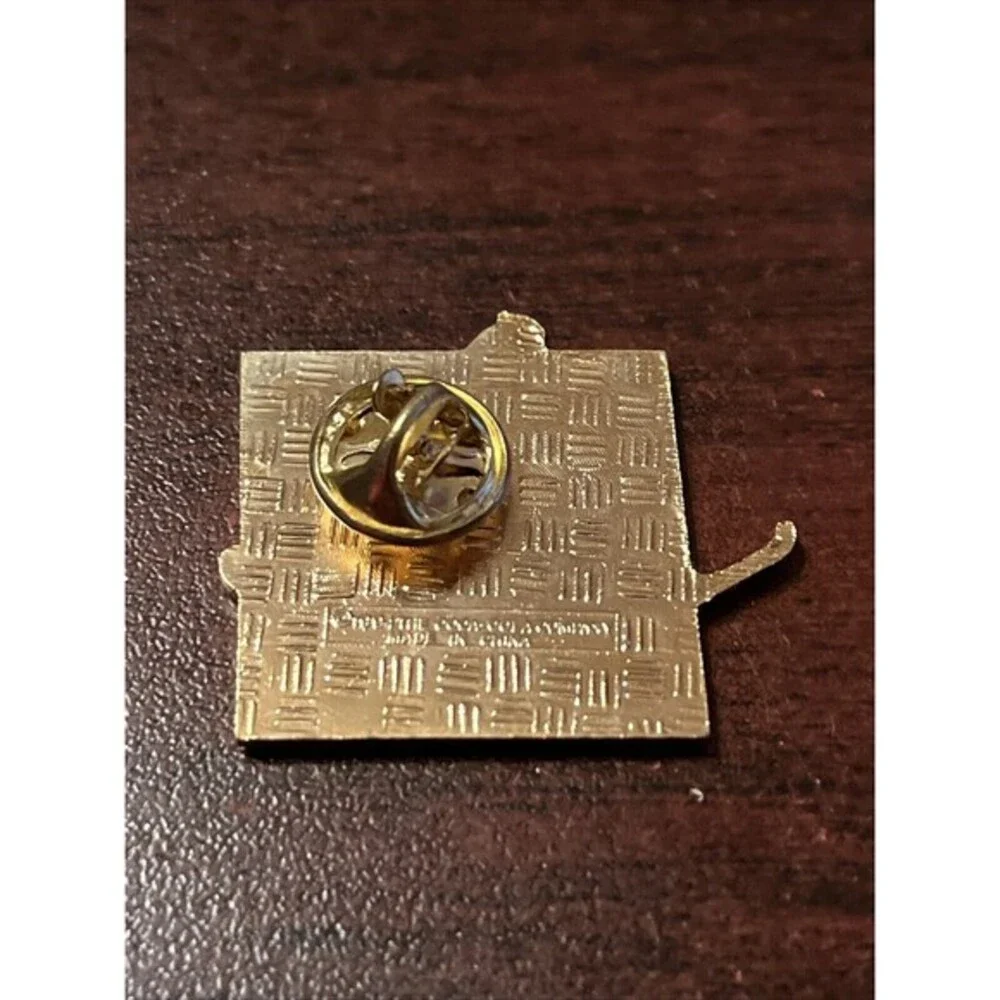 Coca-Cola Coke Polar‎ Bear Winter Skiing Lapel Pin